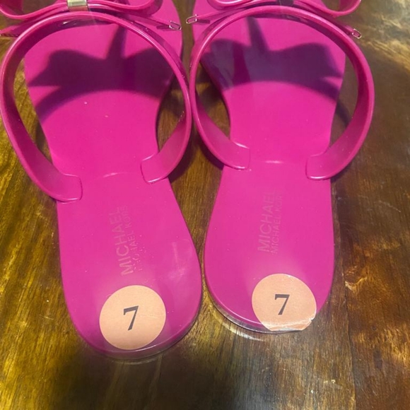 Michael Kors thongs $$ SOLD-OUT - Picture 9 of 9
